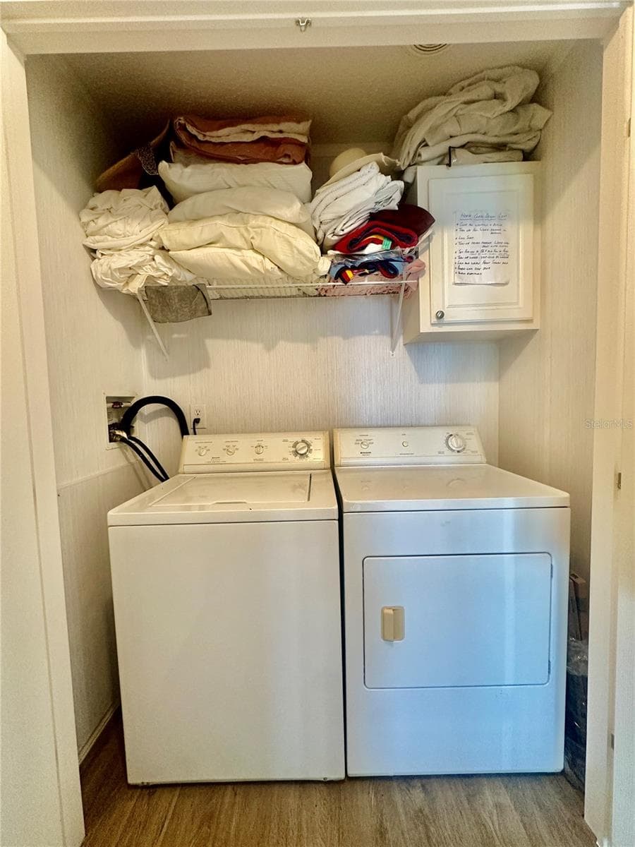 Laundry Closet - 131 BONNIE DR, AUBURNDALE