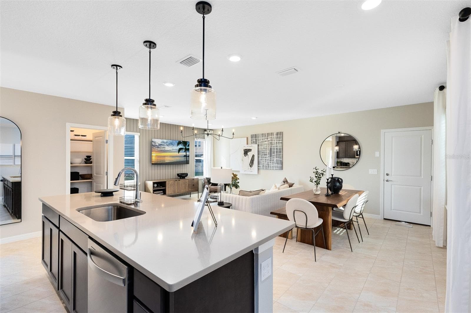 Model Home Design Only. Pictures and furnishings are for illustrative purposes only. Elevations, colors and options may vary. Furniture is for model home staging only. - 10374 CRESSIDA ALY, ORLANDO