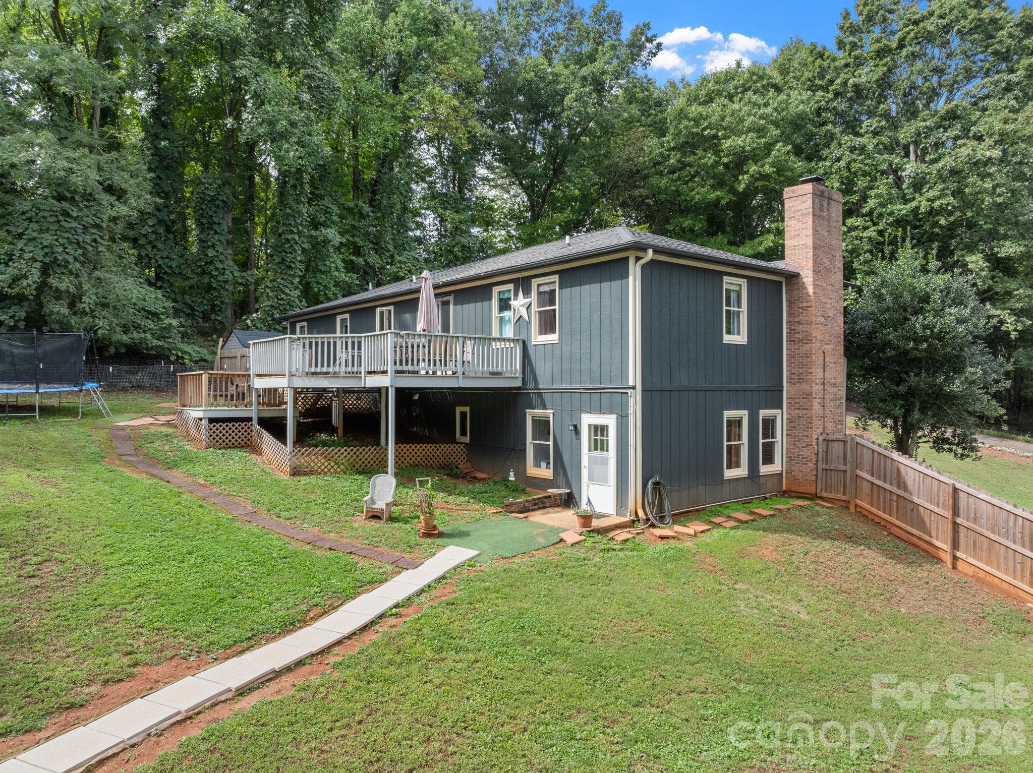 Single Family Residence at 101 Catherine Drive, Columbus, photo 37 of 45