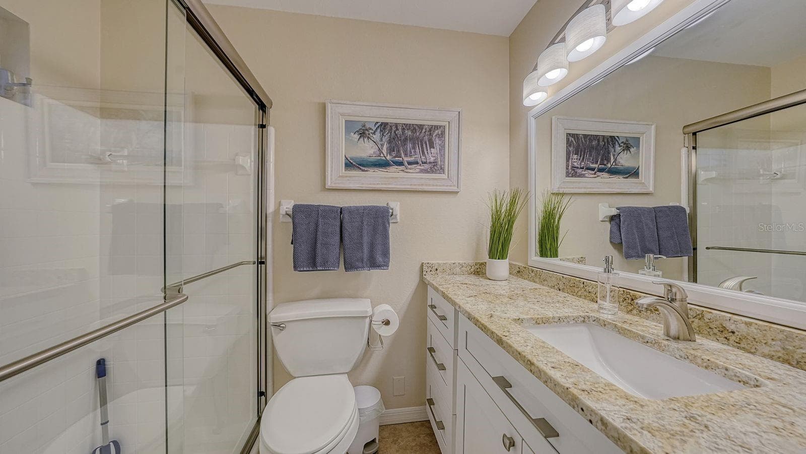 On-Suite Owner's Bath with Walk-in Shower - 1229 MOONMIST CIR #P6, SARASOTA