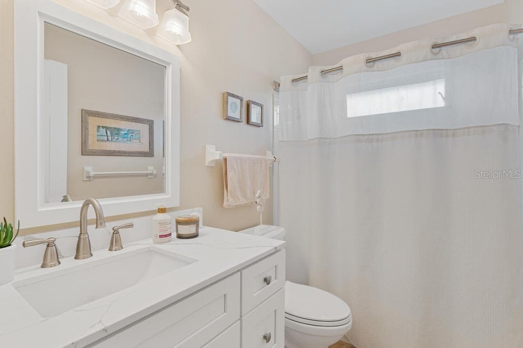 Guest Bathroom with Tub/Shower - 1229 MOONMIST CIR #P6, SARASOTA