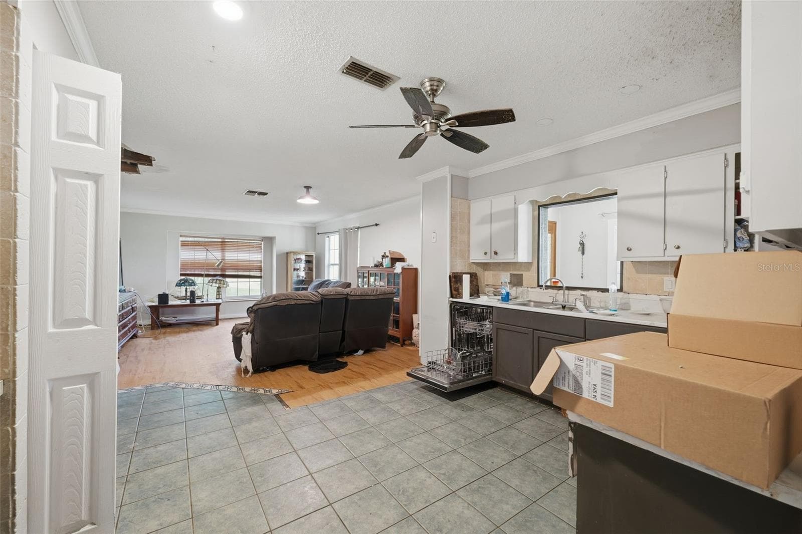 Kitchen/Living - 15499 OAKCREST CIR, BROOKSVILLE