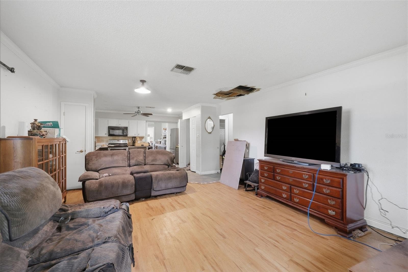Living - 15499 OAKCREST CIR, BROOKSVILLE