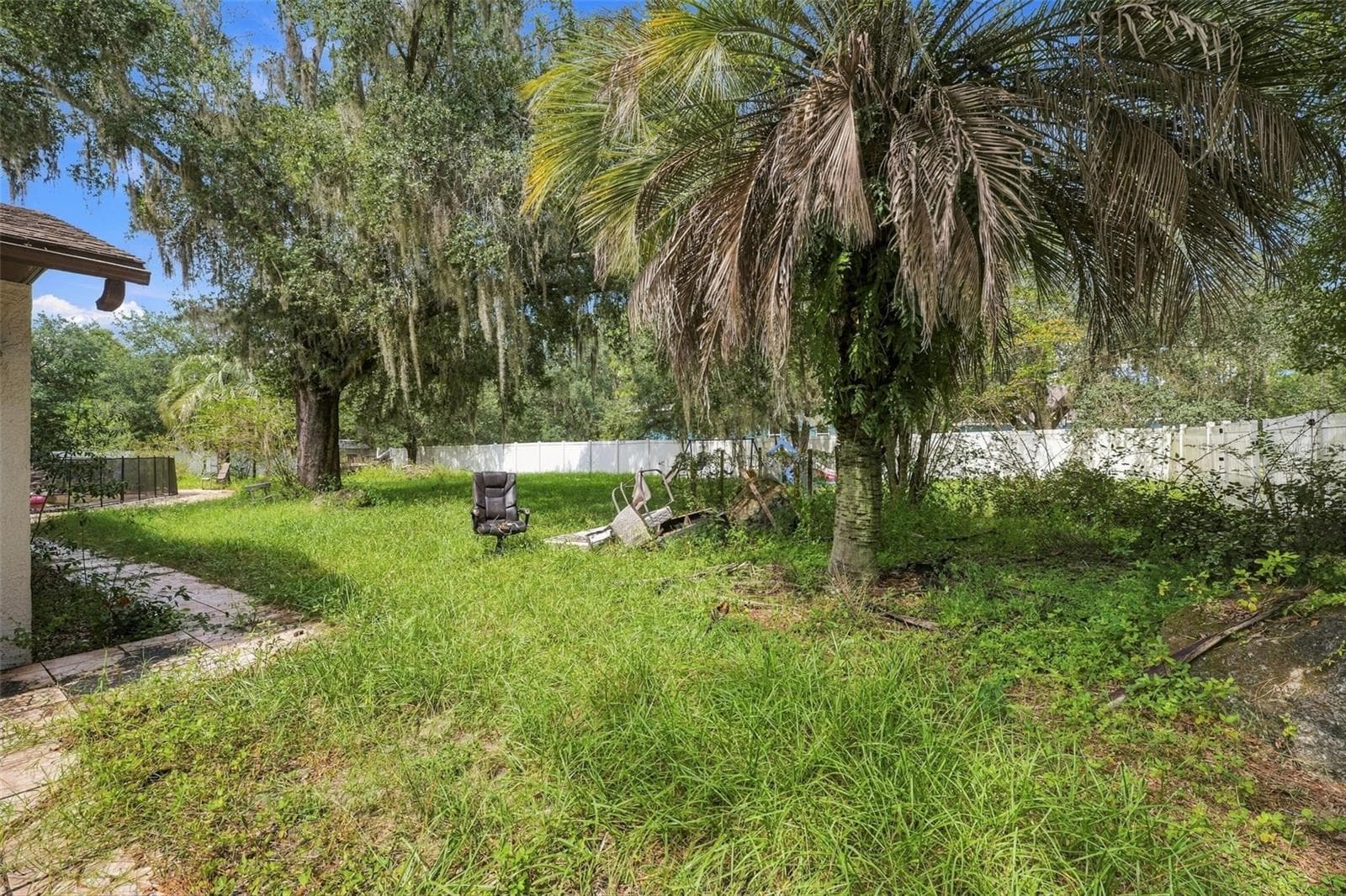 Rear Exterior - 15499 OAKCREST CIR, BROOKSVILLE