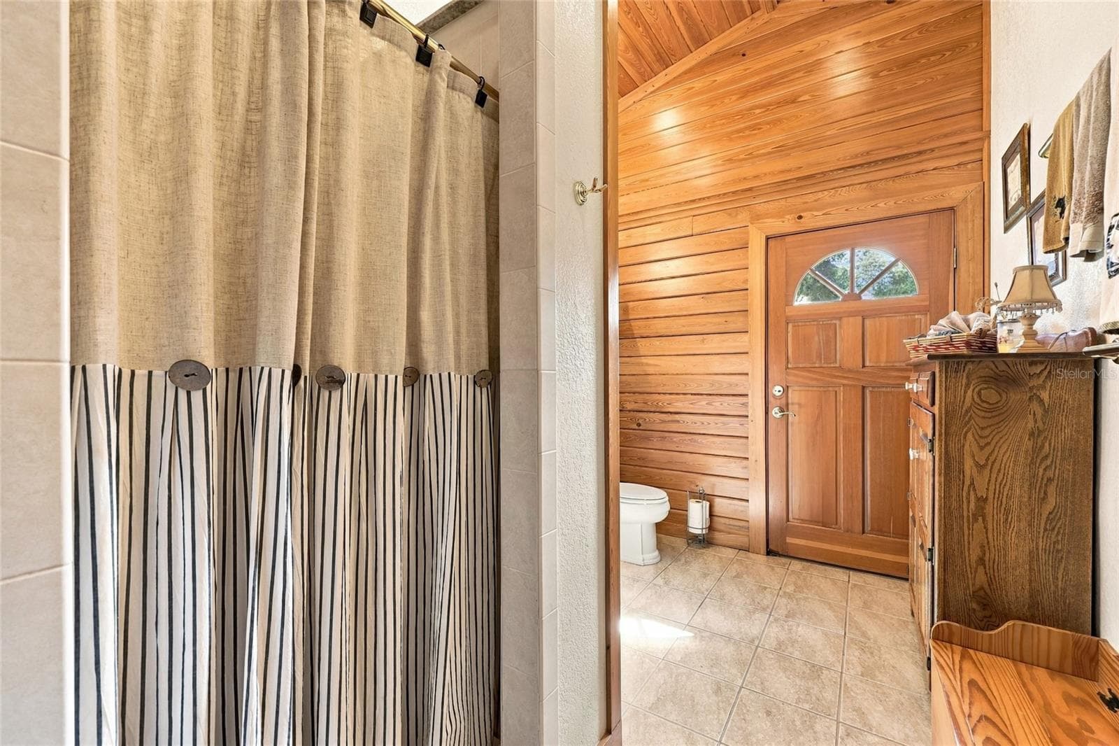 Guest Bathroom - 18731 SE 30TH ST, MORRISTON
