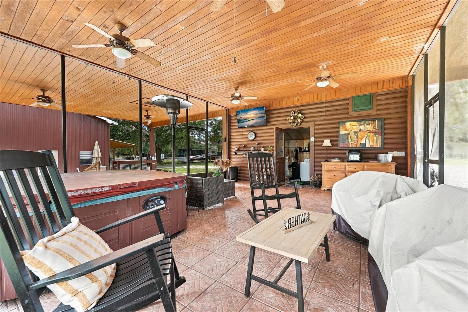 Lanai - 18731 SE 30TH ST, MORRISTON