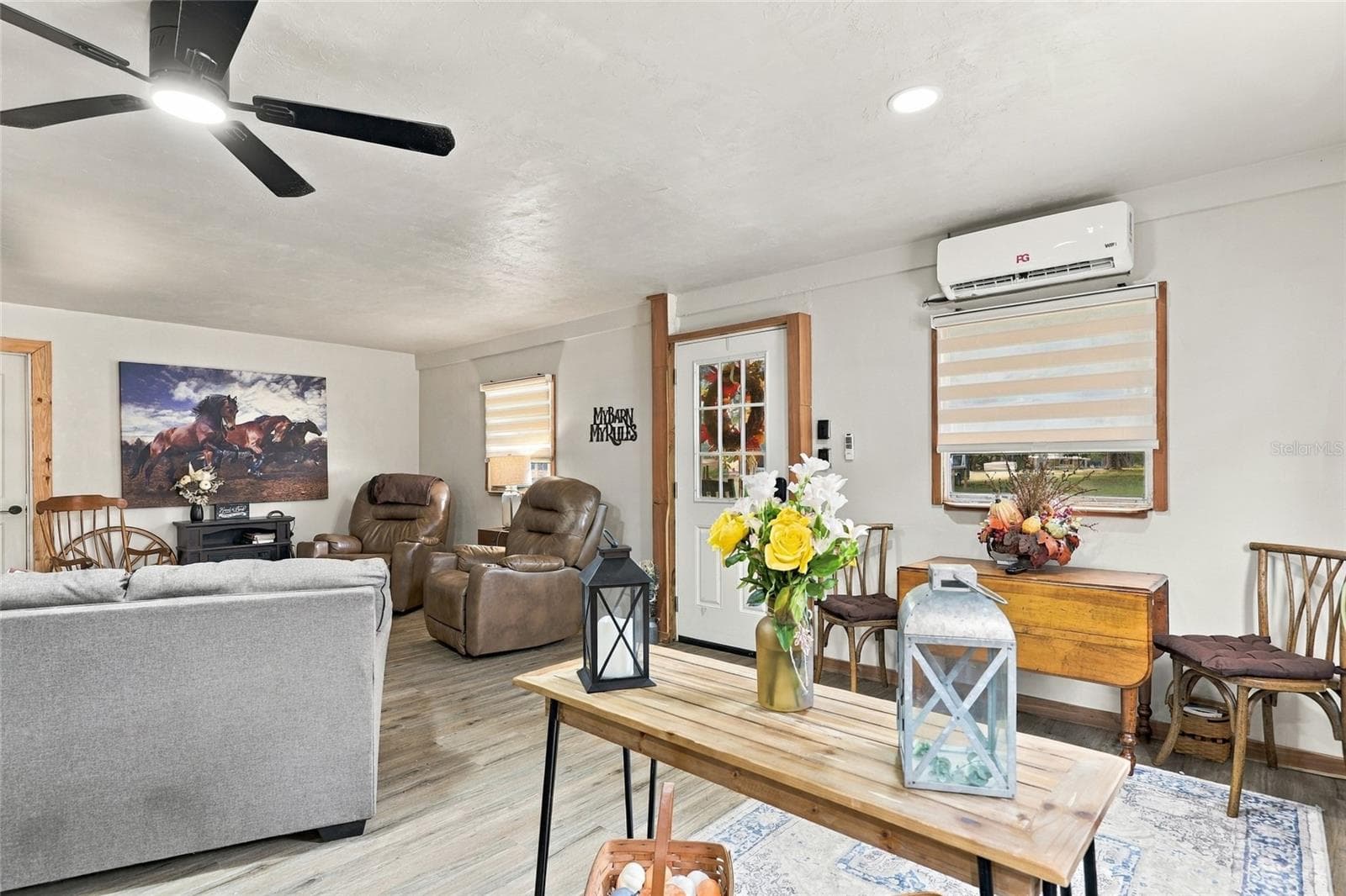In-Law Apartment Dining Room and Living Room - 18731 SE 30TH ST, MORRISTON