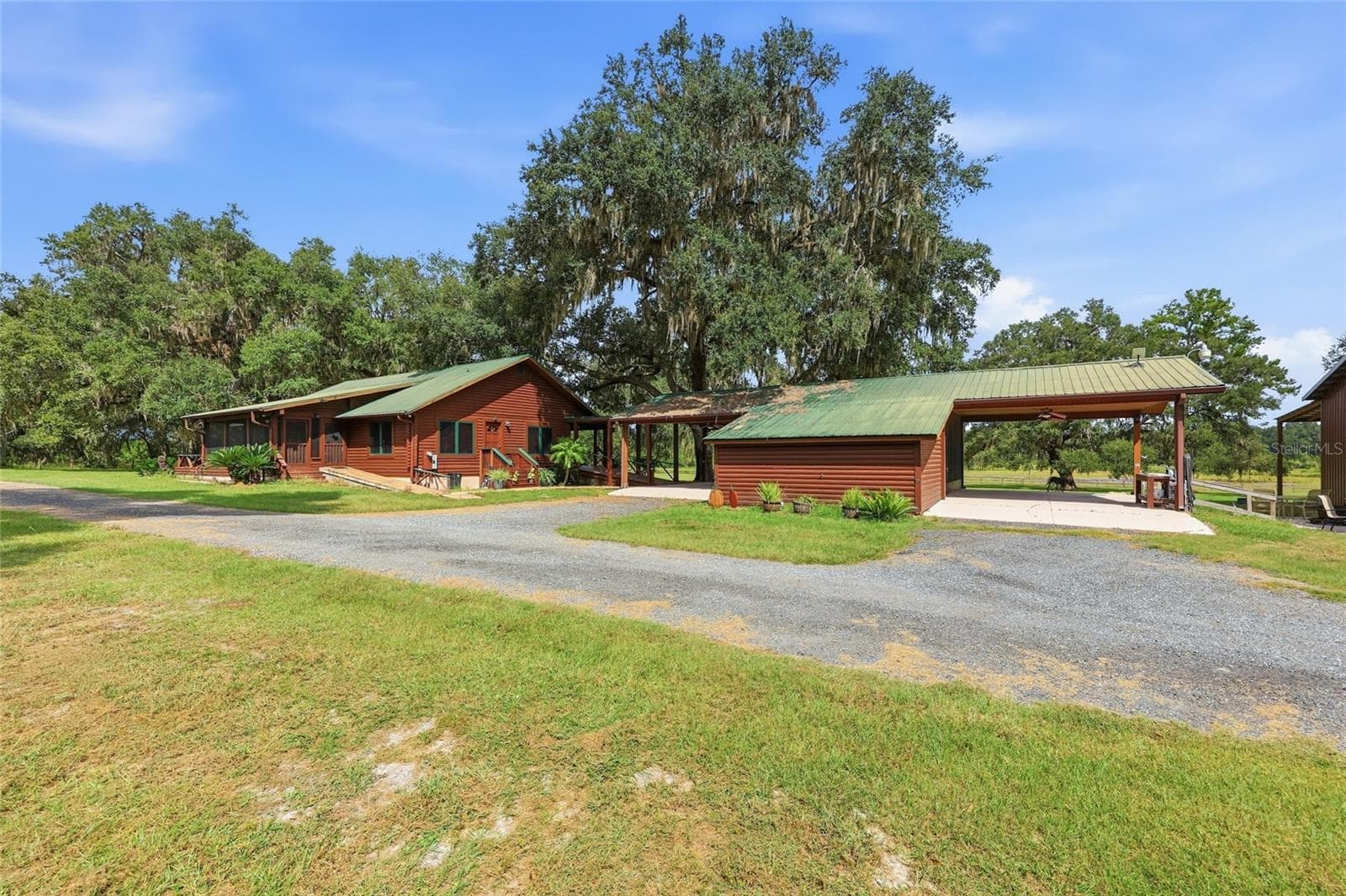 2 sided carport and Lanai - 18731 SE 30TH ST, MORRISTON