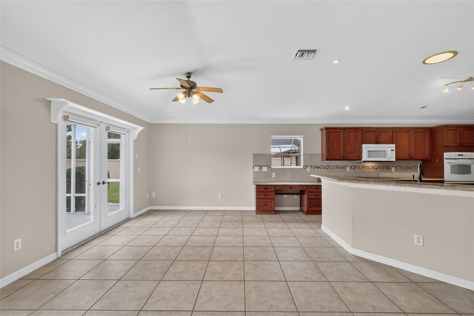 Kitchen and Dinette - 2334 AMBLER CIR, THE VILLAGES
