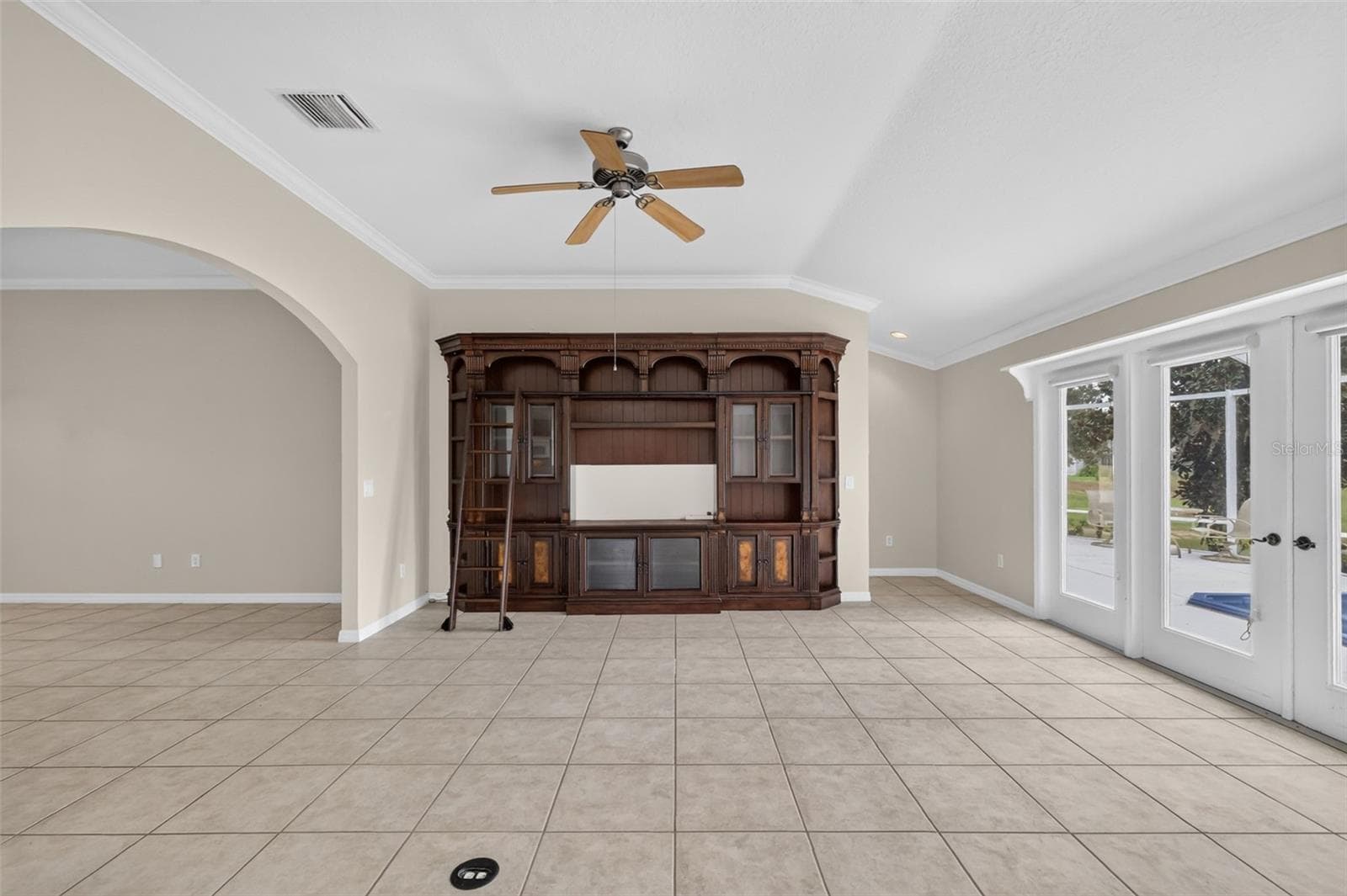 Living Room - 2334 AMBLER CIR, THE VILLAGES