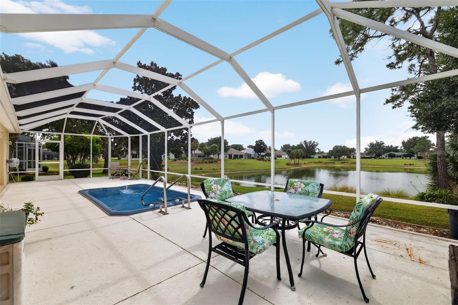 Expansive 756sf Birdcage with Swim Spa and Incredible Water Views! - 2334 AMBLER CIR, THE VILLAGES