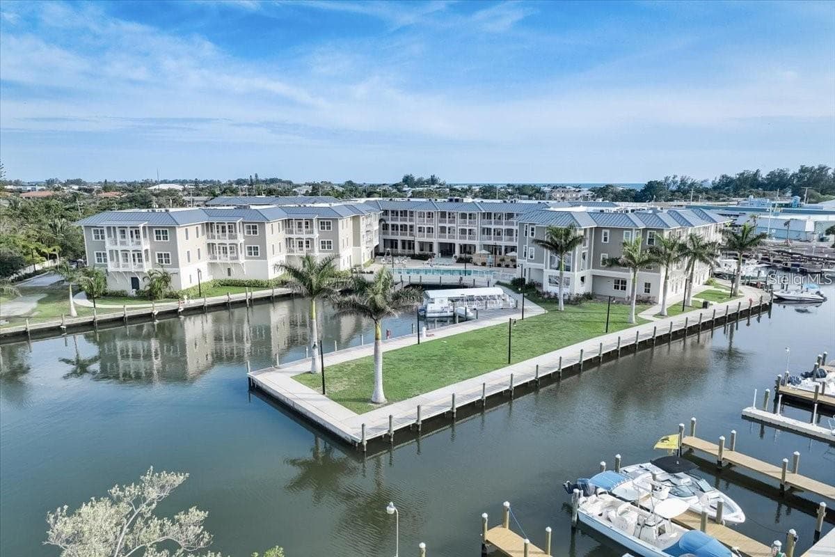 Condominium at 5325 MARINA DRIVE #423, HOLMES BEACH, photo 35 of 39
