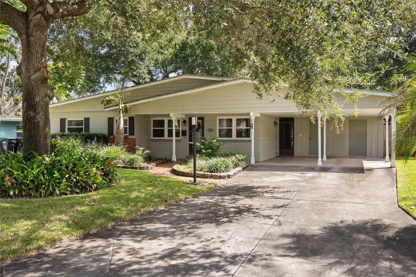 Single Family Residence at 4605 STILWELL DR, ORLANDO, photo 4 of 47