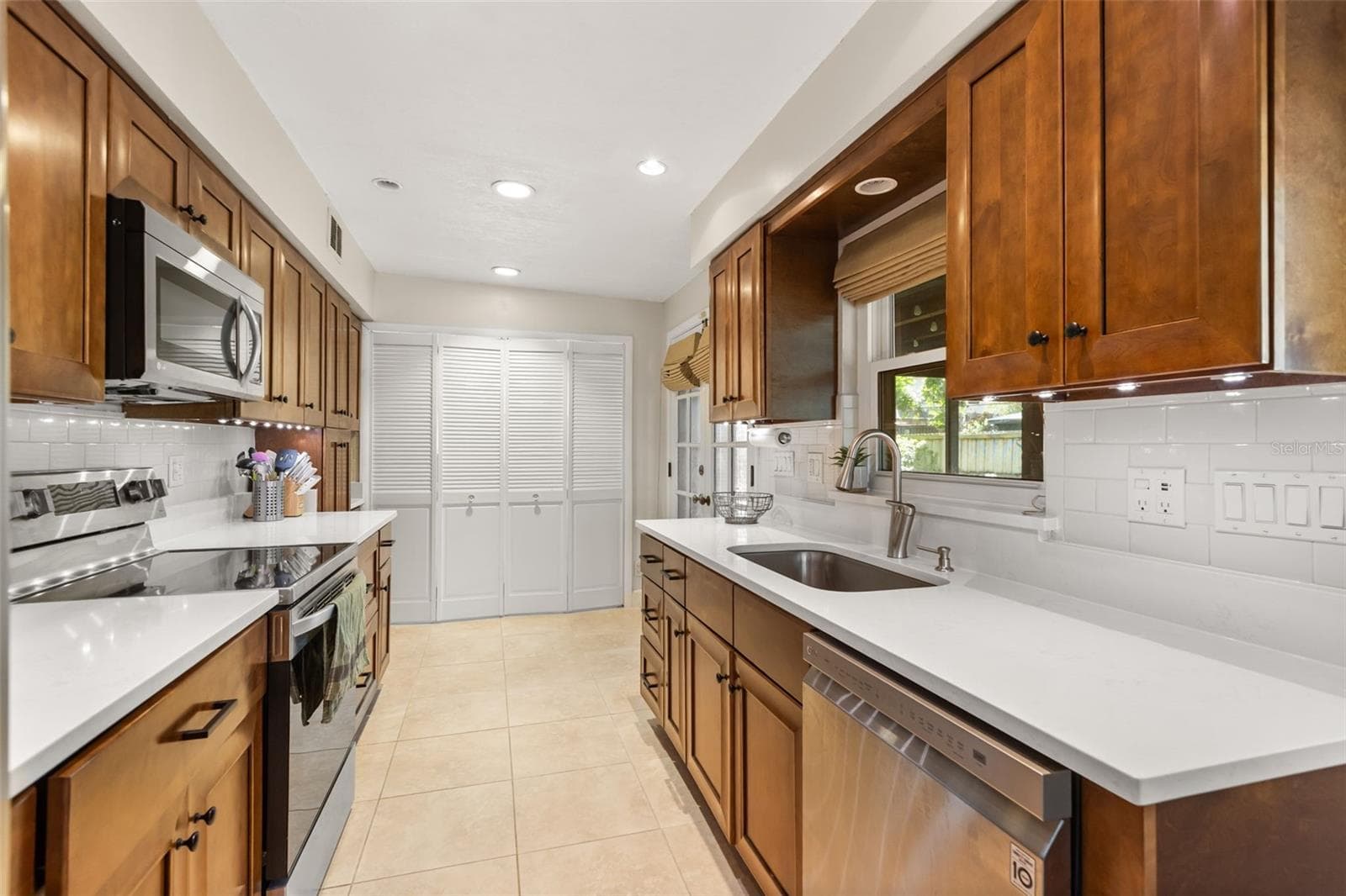 Single Family Residence at 4605 STILWELL DR, ORLANDO, photo 17 of 47