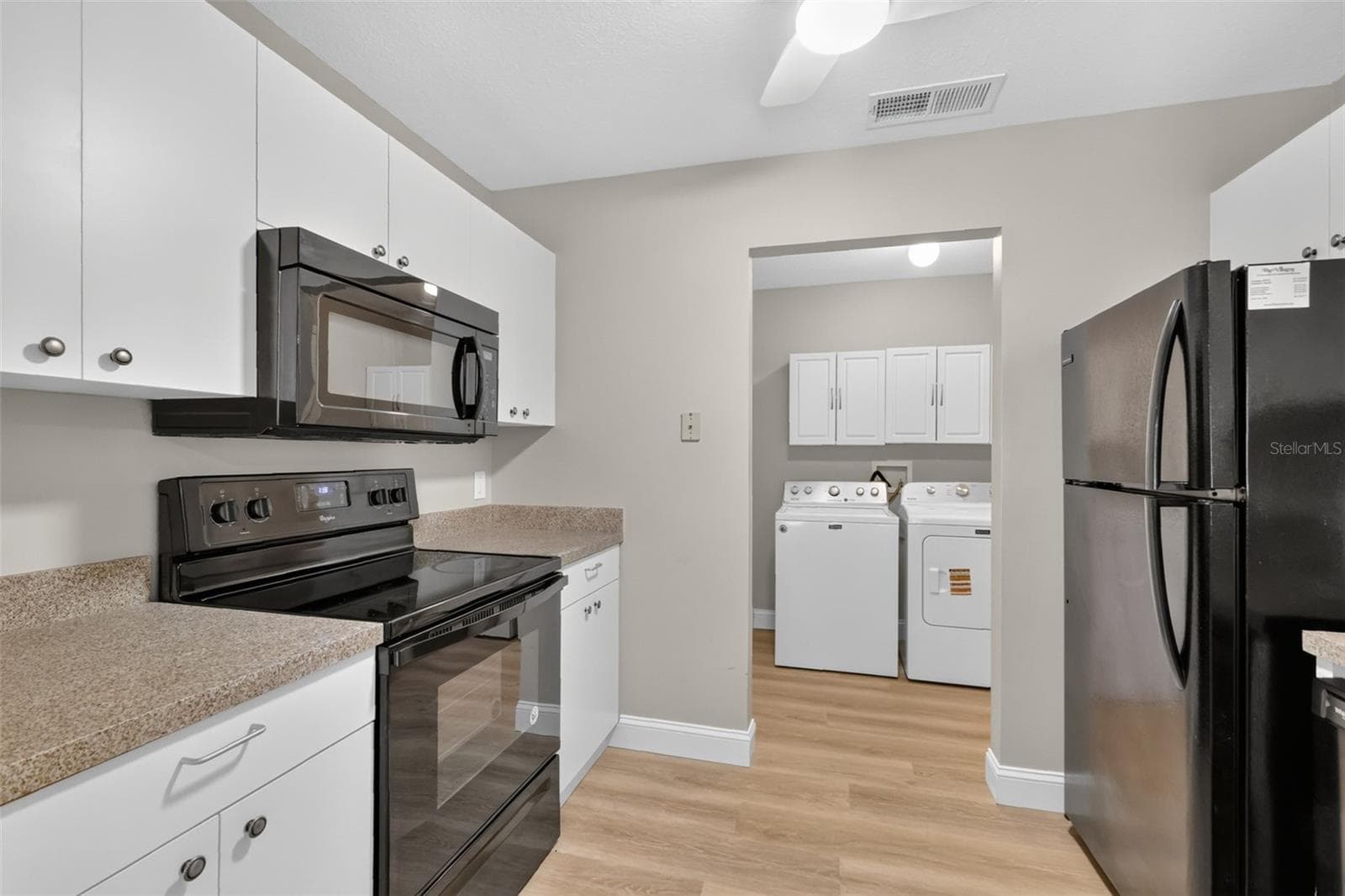 Villa at 1647 DURAN DR, THE VILLAGES, photo 10 of 35