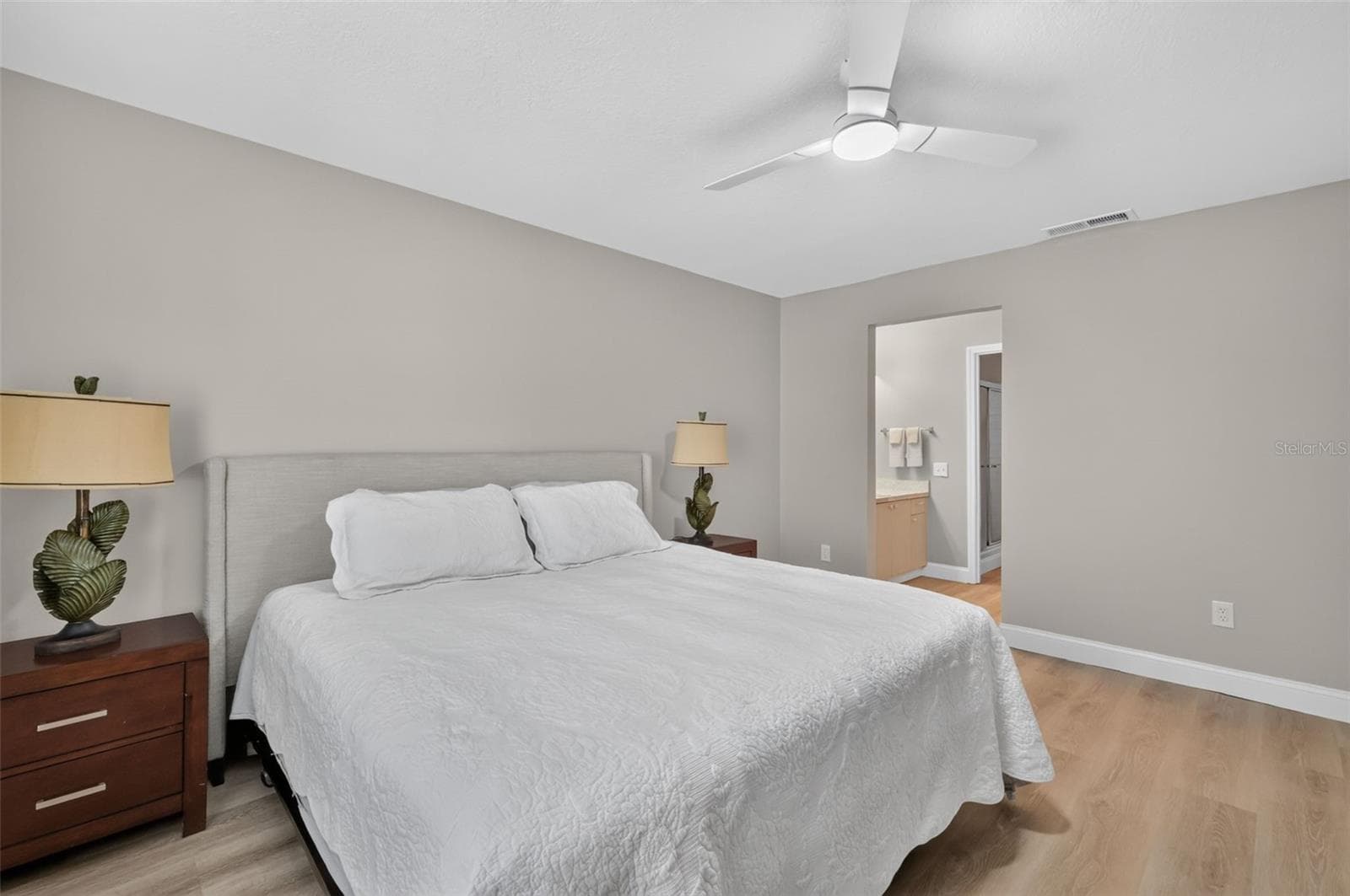 Villa at 1647 DURAN DR, THE VILLAGES, photo 16 of 35