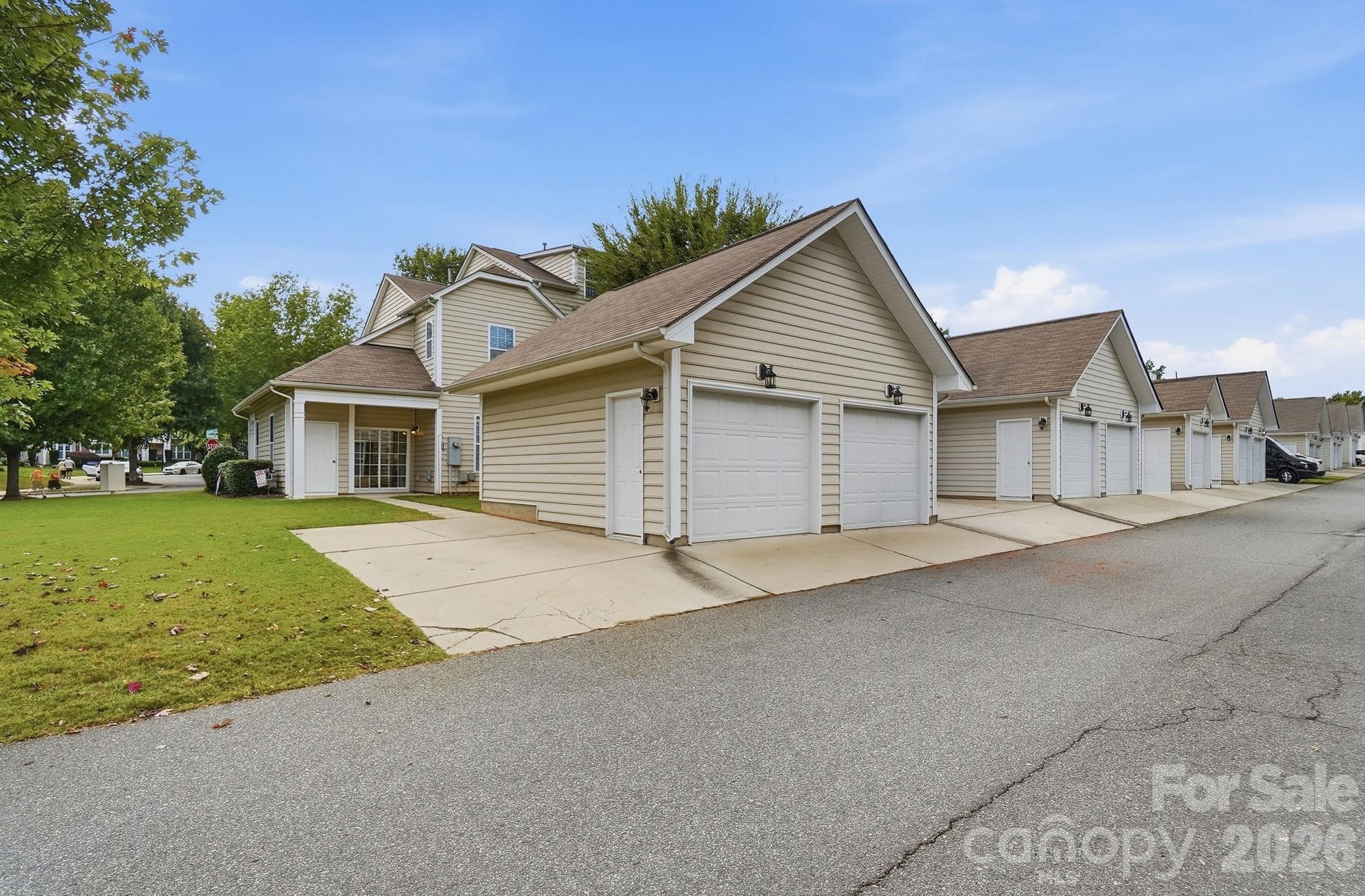 Single Car Garage - 123 Leyton Loop, Mooresville