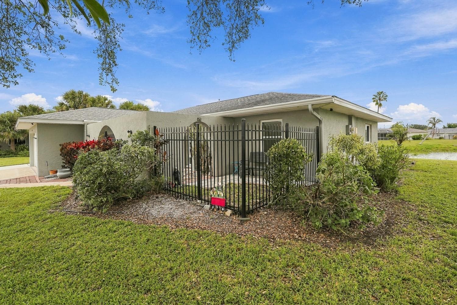 Single Family Residence at 2331 SANDLEWOOD DR, VENICE, photo 10 of 68