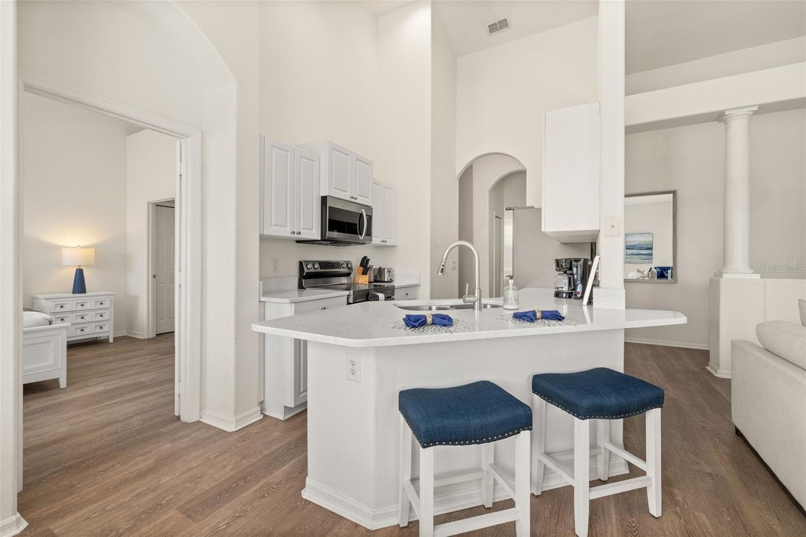 Eating space in Kitchen - 506 BRUNELLO DR, DAVENPORT