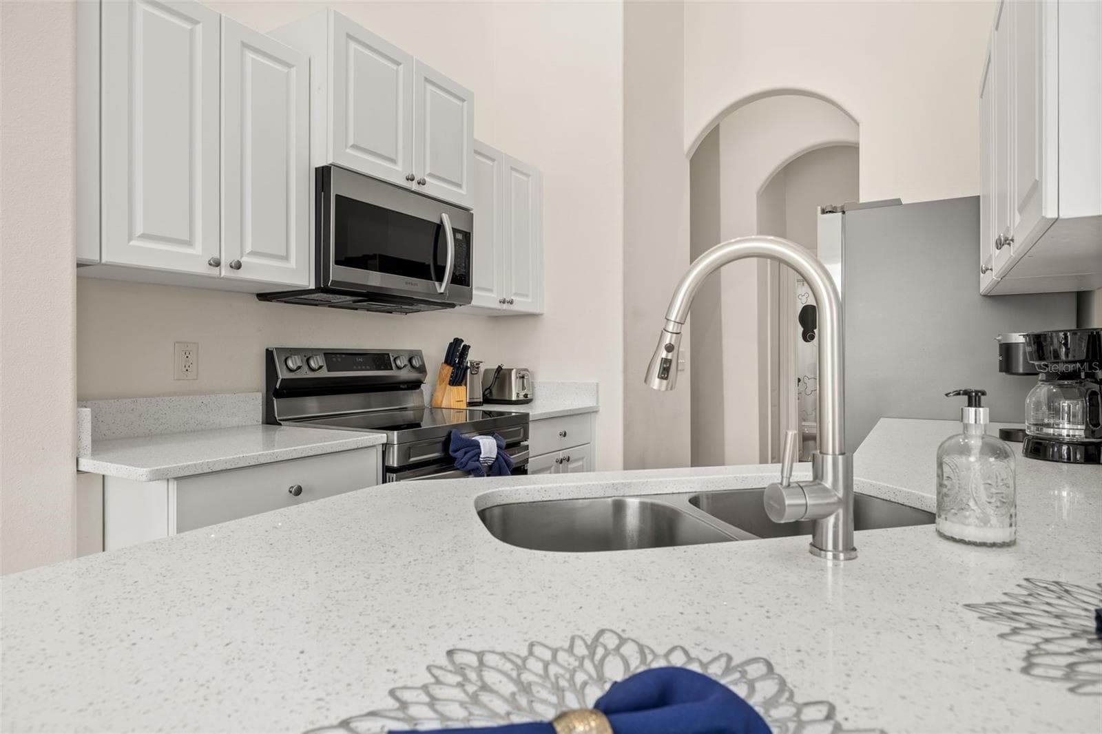 Solid counters in the Kitchen - 506 BRUNELLO DR, DAVENPORT