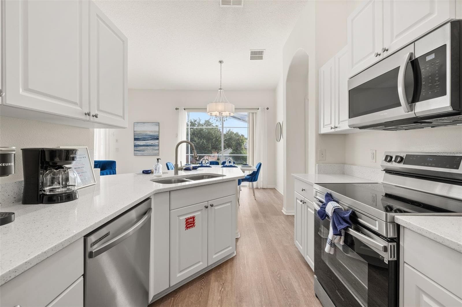 Stainless steel appliances - 506 BRUNELLO DR, DAVENPORT