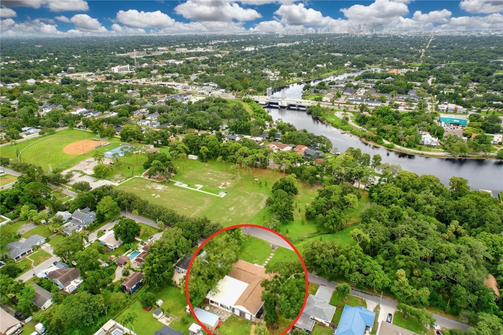 Single Family Residence at 611 W HENRY AVE, TAMPA, photo 61 of 76