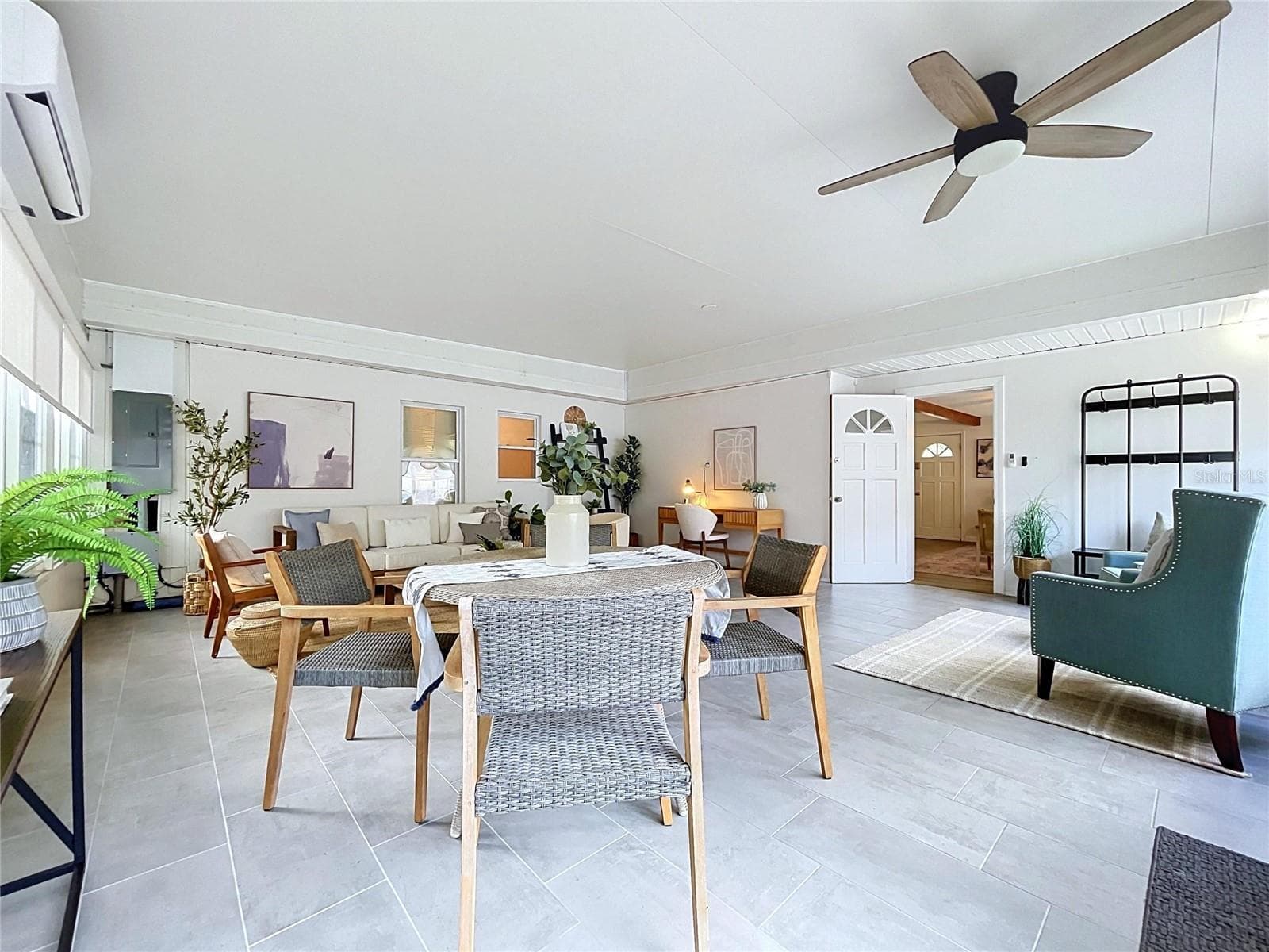 Single Family Residence at 611 W HENRY AVE, TAMPA, photo 16 of 76