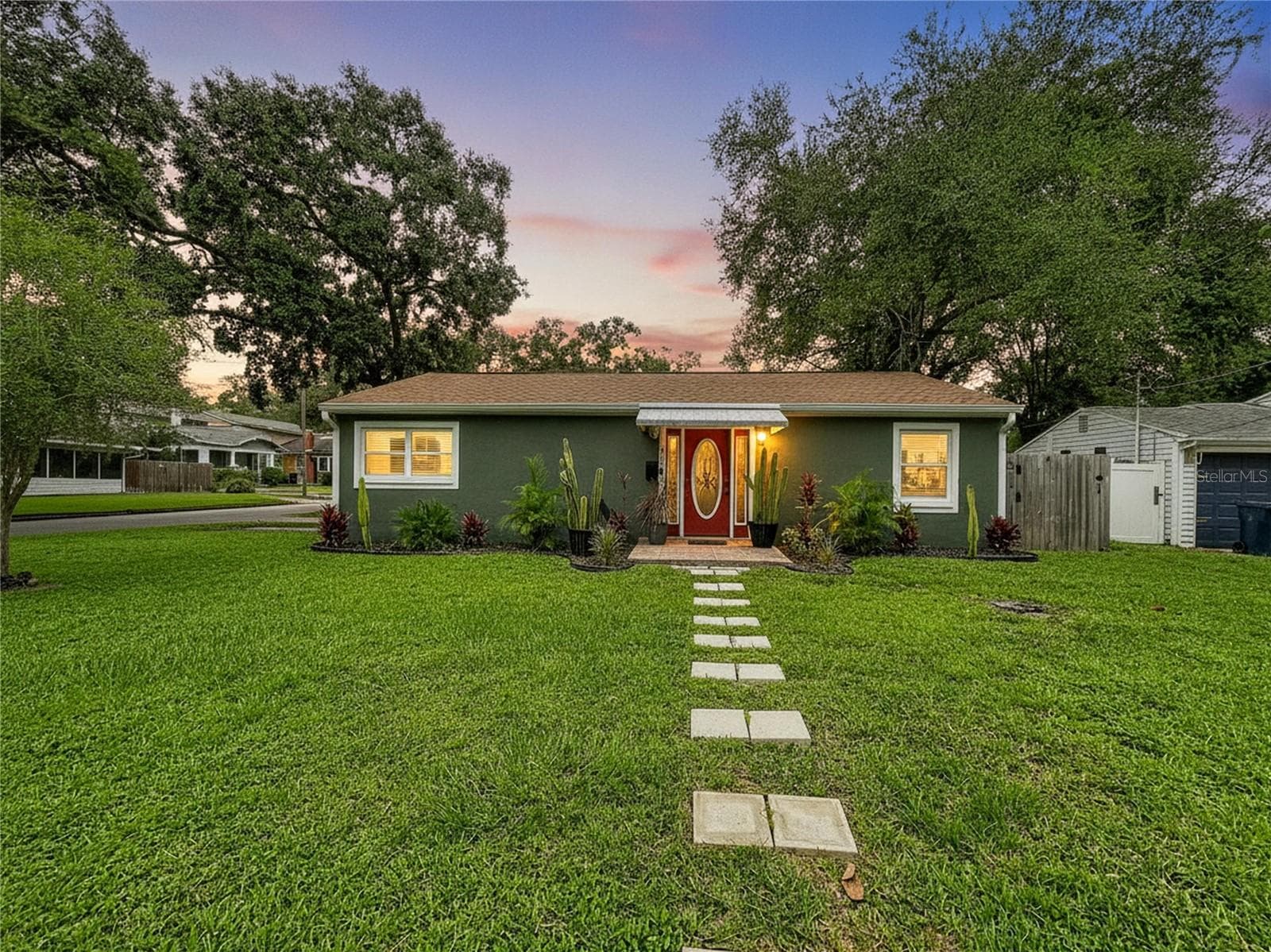 Single Family Residence at 611 W HENRY AVE, TAMPA, photo 74 of 76