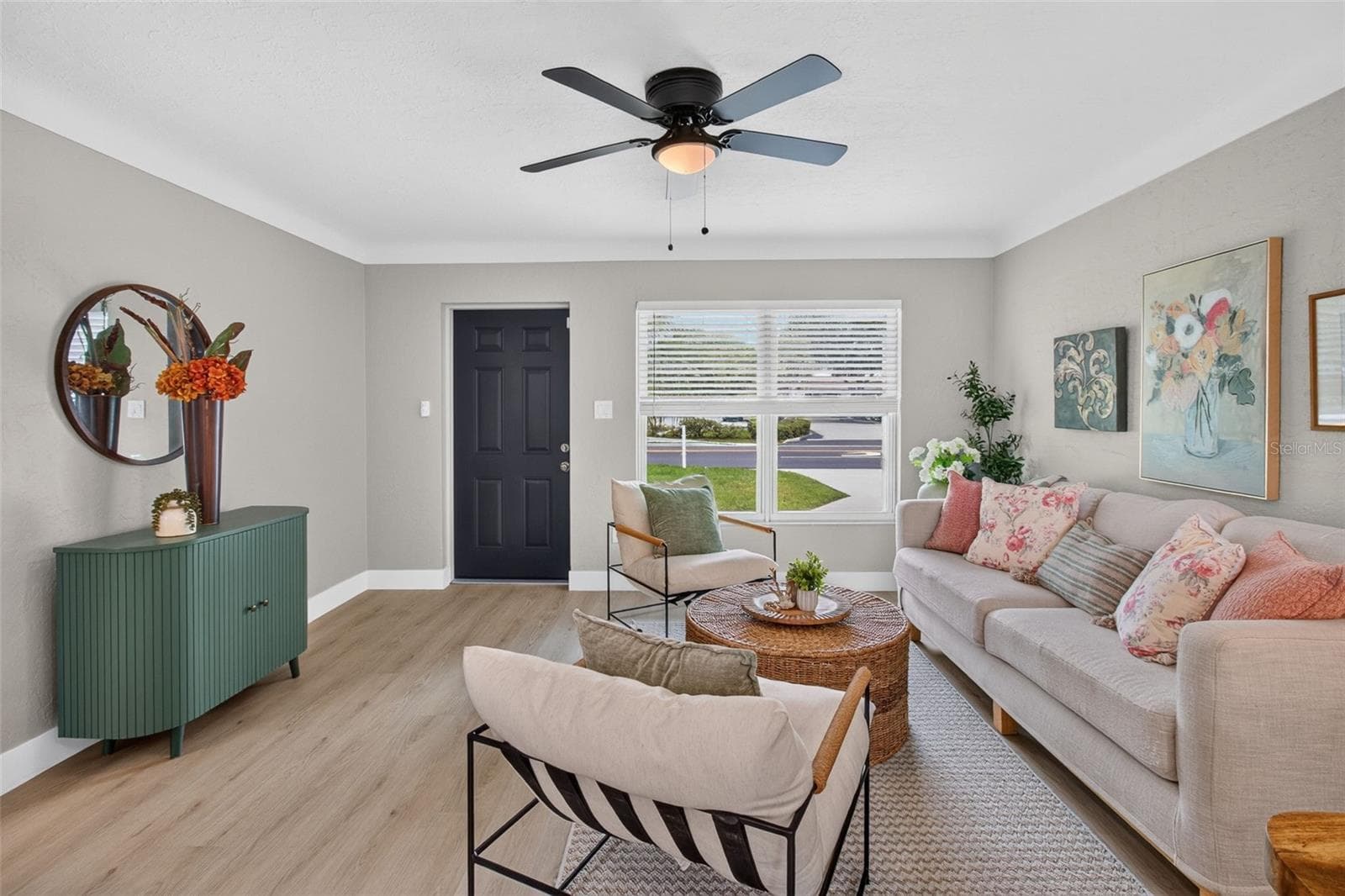 LIVING ROOM - 2109 58TH ST S, GULFPORT