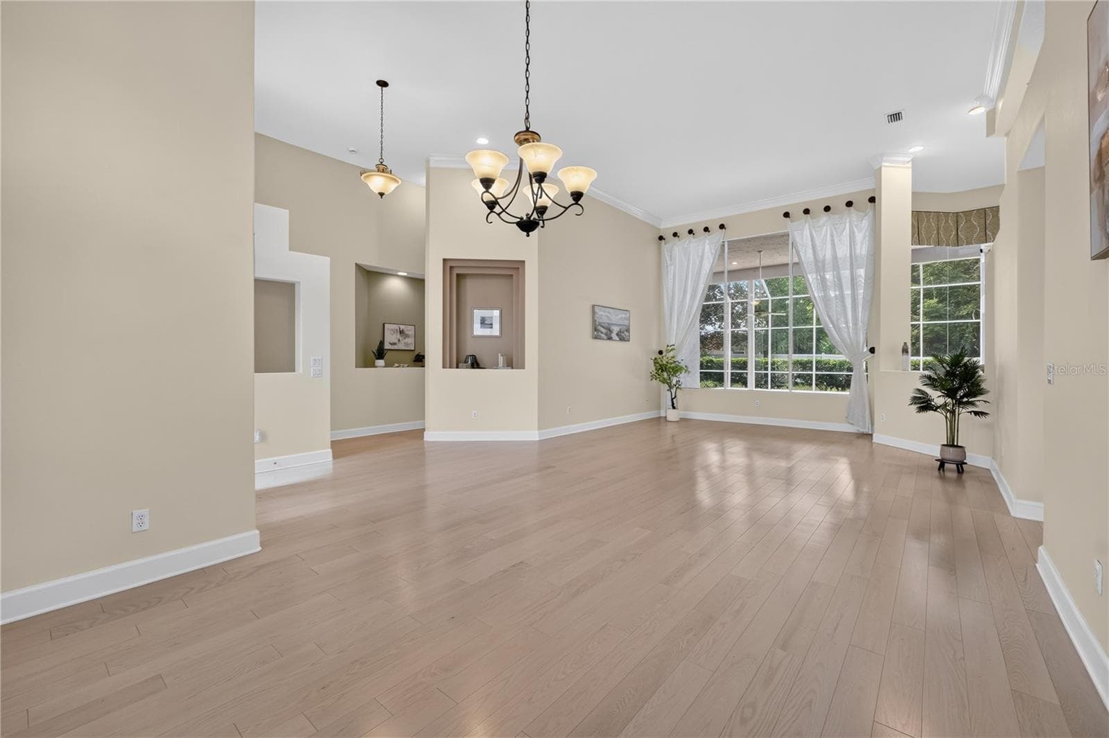 Single Family Residence at 12 BROOK CREST WAY, ORMOND BEACH, photo 7 of 64