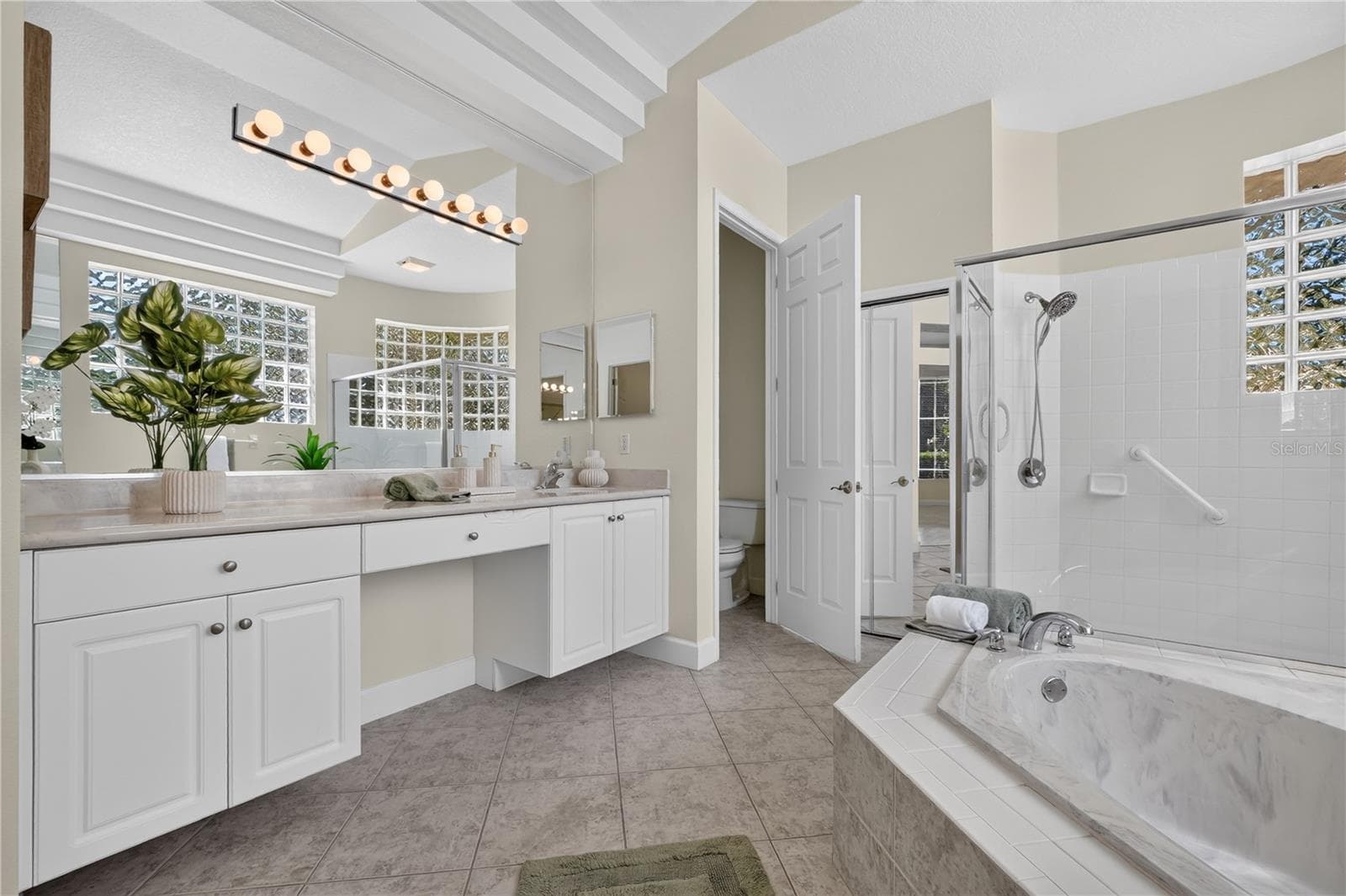 Single Family Residence at 12 BROOK CREST WAY, ORMOND BEACH, photo 14 of 64
