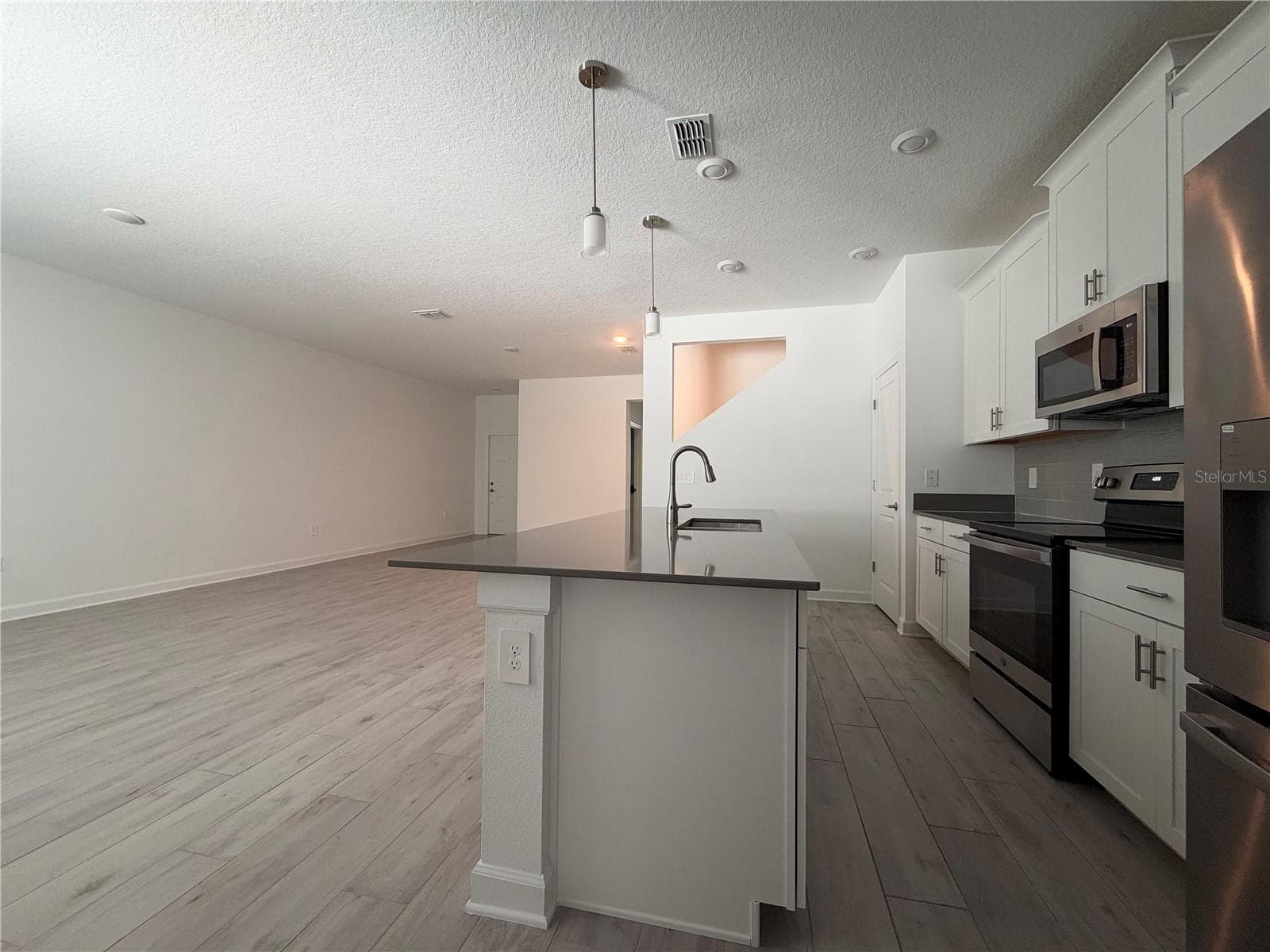 Townhouse at 3110 ADDISON BLVD, ST CLOUD, photo 3 of 20