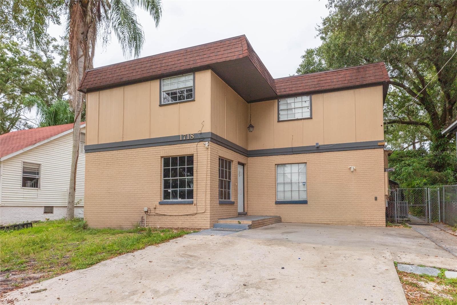 Duplex at 1718 E MULBERRY DR, TAMPA, photo 2 of 53