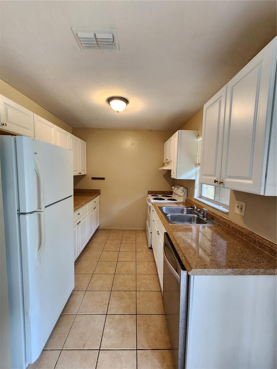Half Duplex at 3020 NW 79 CT #B, GAINESVILLE, photo 16 of 44