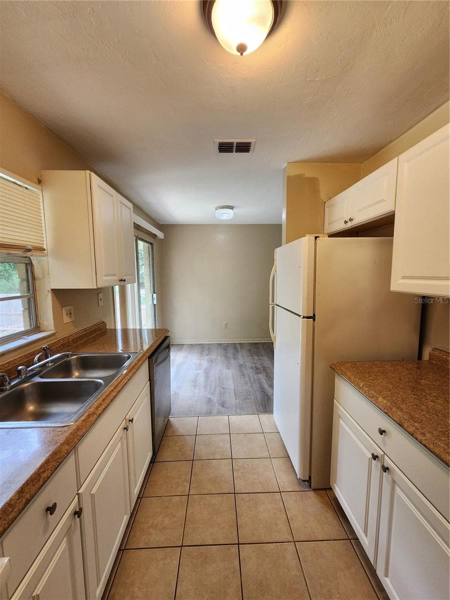 Half Duplex at 3020 NW 79 CT #B, GAINESVILLE, photo 20 of 44