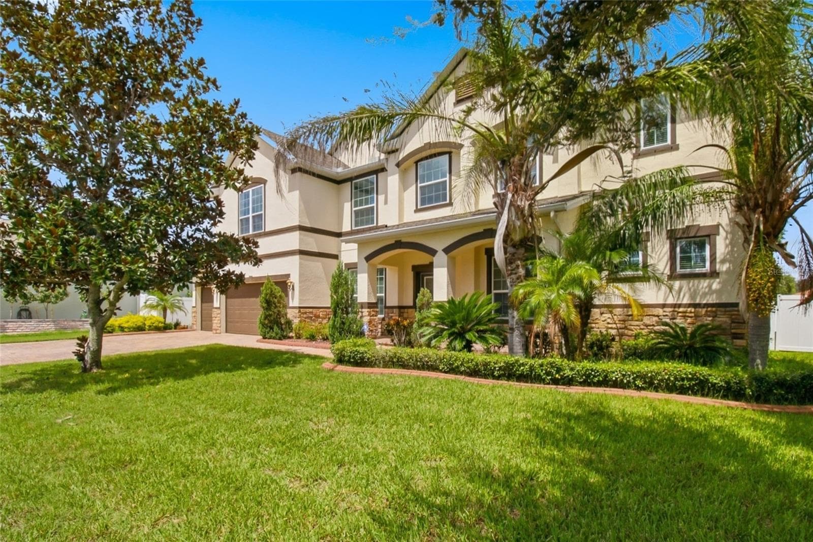 Single Family Residence at 1215 HILLANDALE RESERVE DR, TAMPA, photo 5 of 49