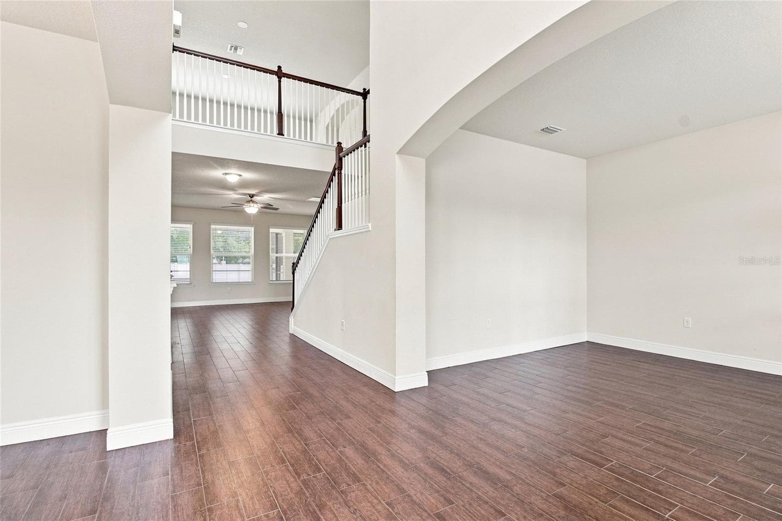Single Family Residence at 1215 HILLANDALE RESERVE DR, TAMPA, photo 7 of 49