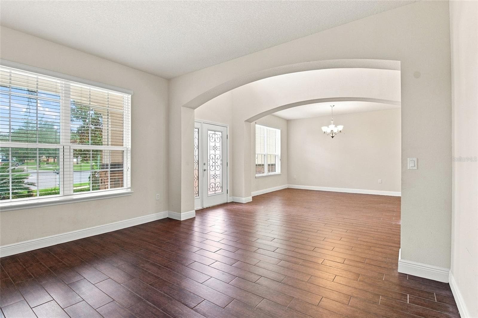 Single Family Residence at 1215 HILLANDALE RESERVE DR, TAMPA, photo 9 of 49