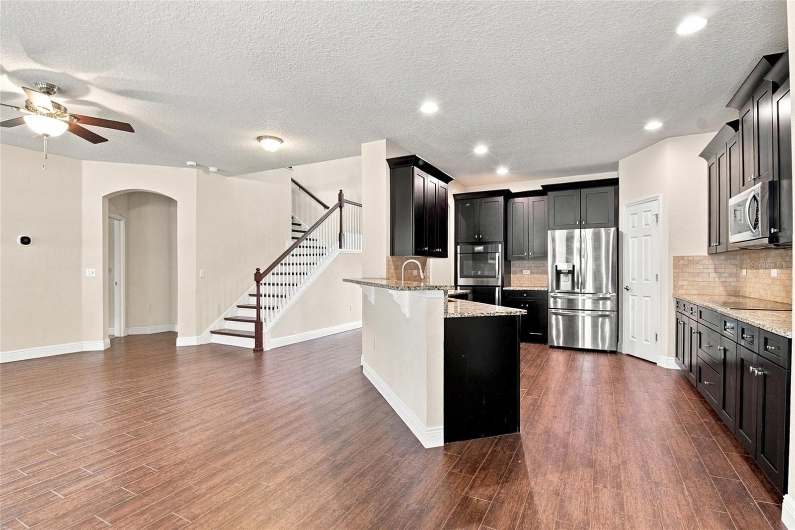Single Family Residence at 1215 HILLANDALE RESERVE DR, TAMPA, photo 10 of 49