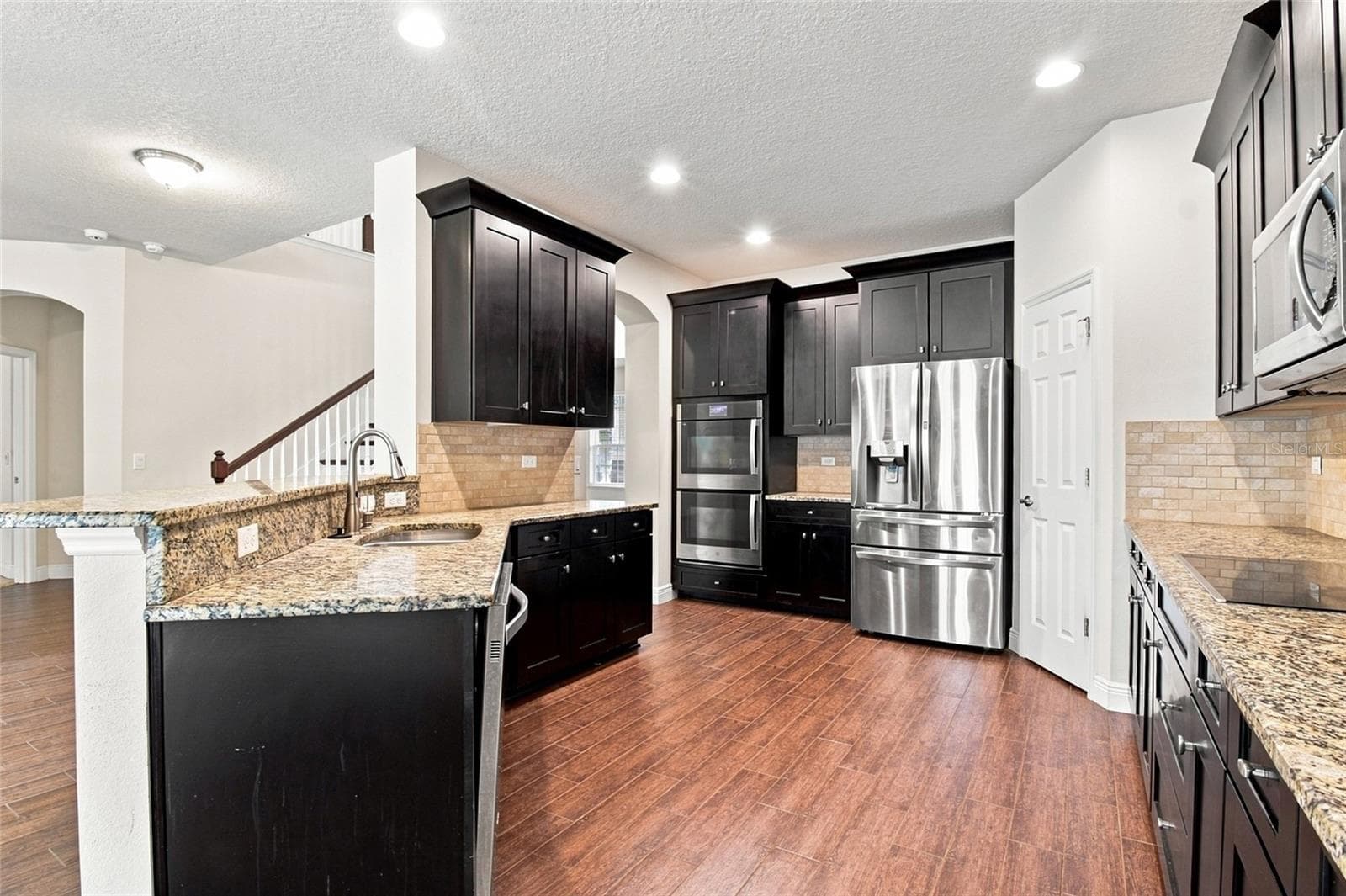 Single Family Residence at 1215 HILLANDALE RESERVE DR, TAMPA, photo 12 of 49