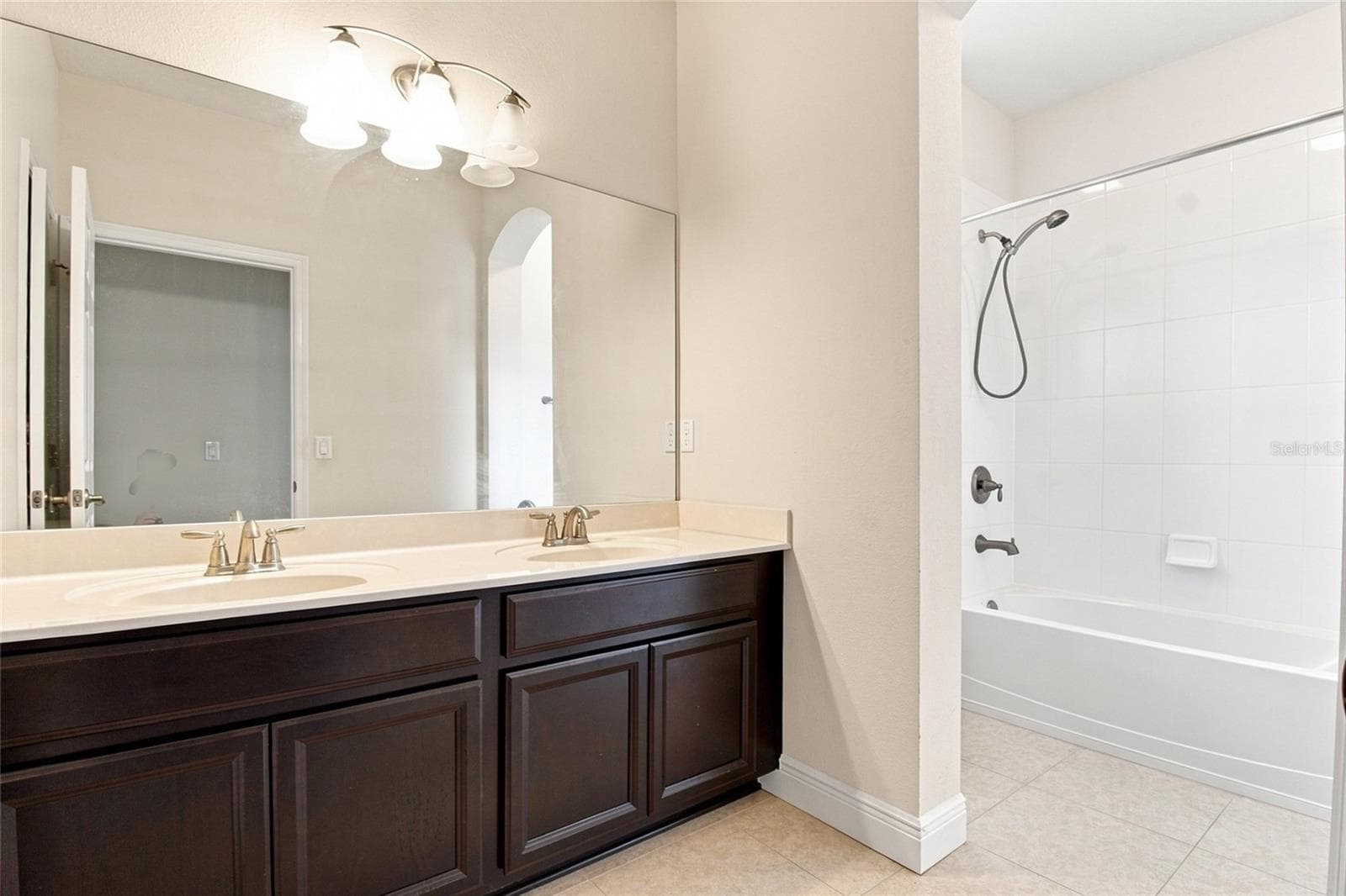 Single Family Residence at 1215 HILLANDALE RESERVE DR, TAMPA, photo 31 of 49