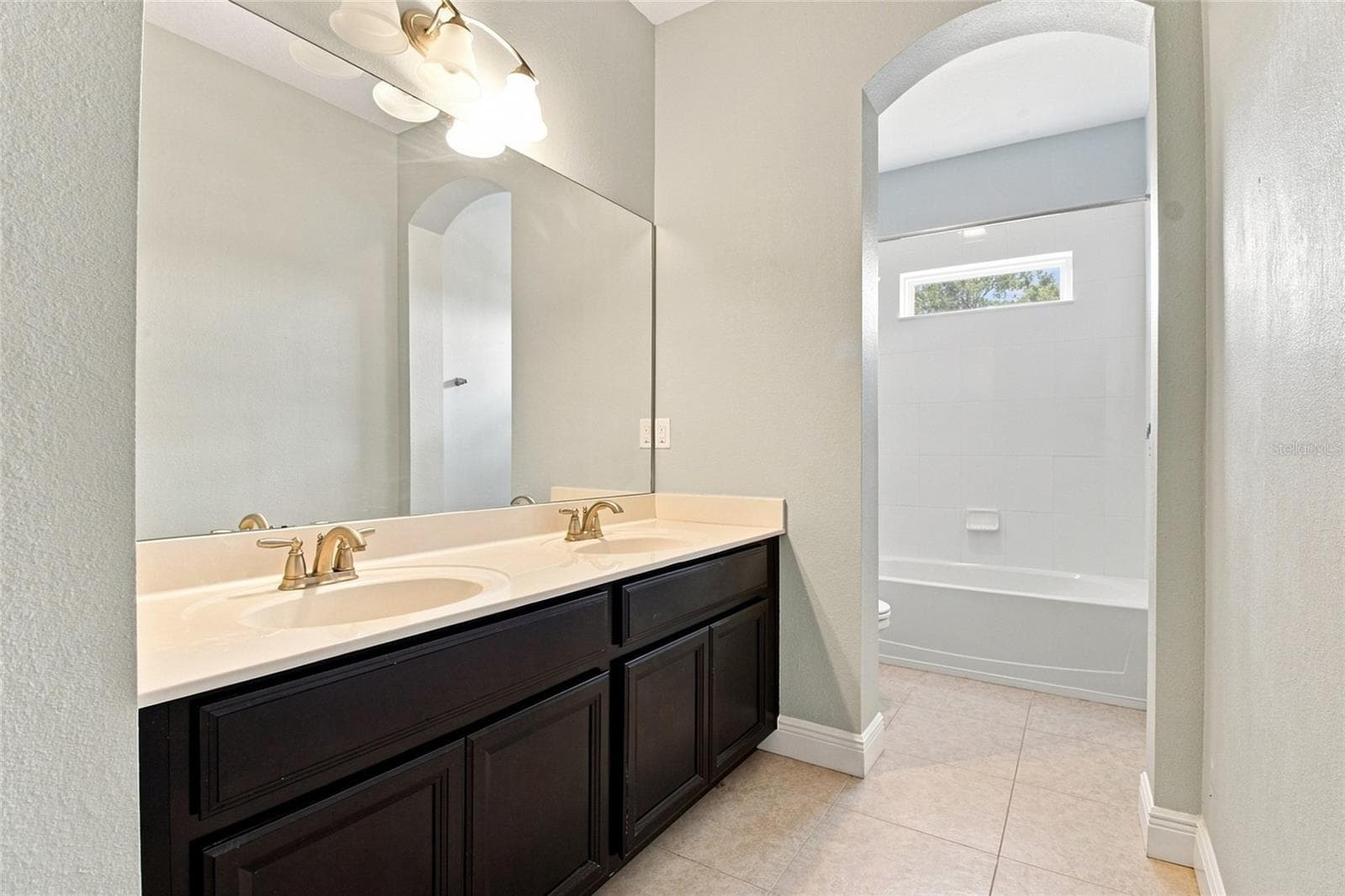 Single Family Residence at 1215 HILLANDALE RESERVE DR, TAMPA, photo 35 of 49