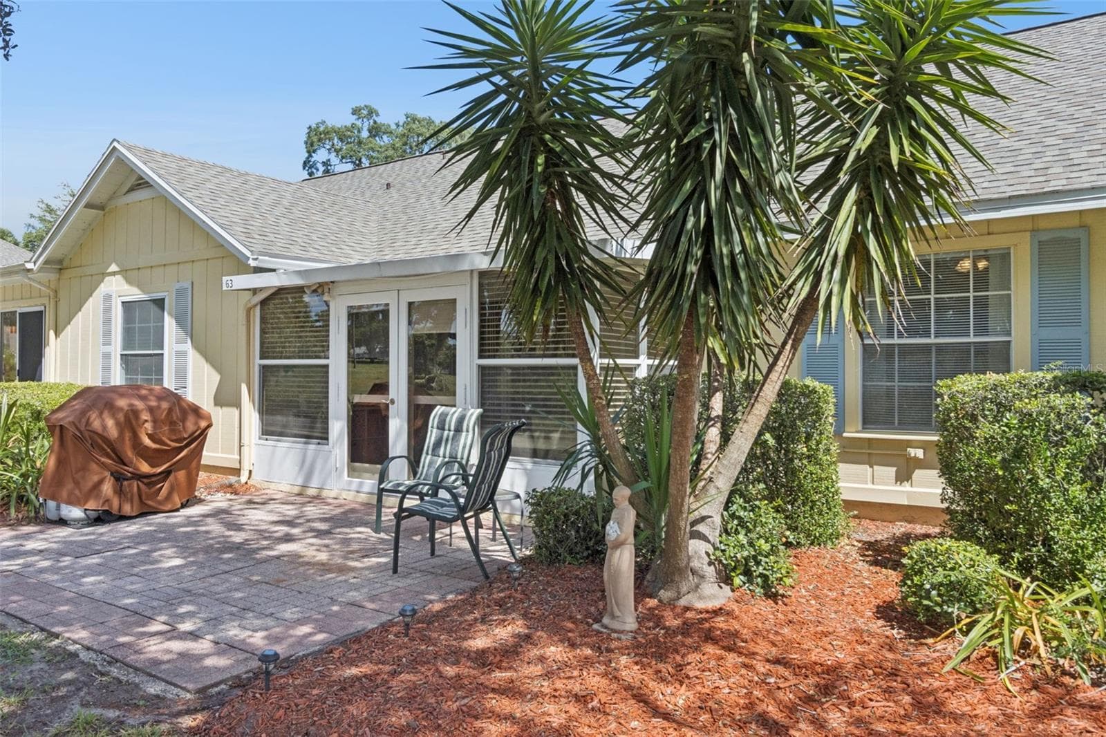 The condo fee covers lawn and grounds (including fresh mulch), exterior maintenance and painting, pest control and more. - 1066 VILLA LN #63, APOPKA