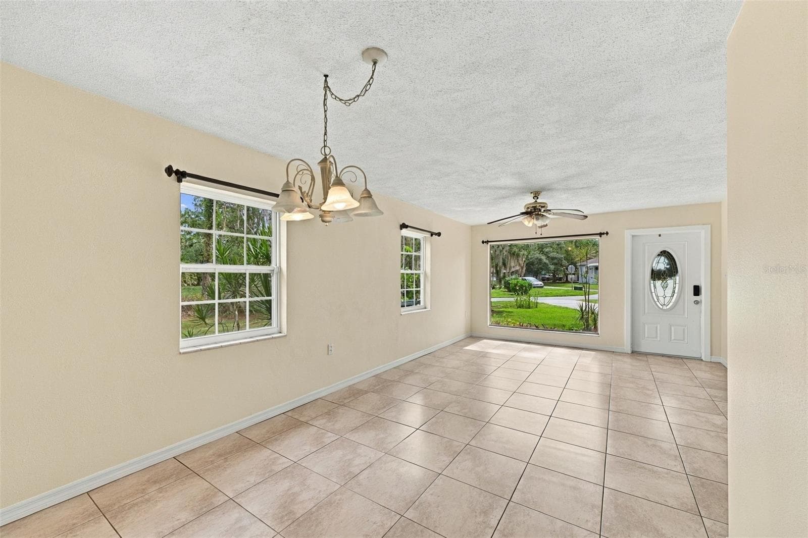 Single Family Residence at 407 7TH ST SW, RUSKIN, photo 9 of 45