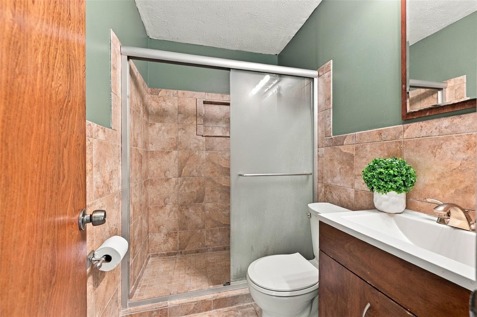 Single Family Residence at 407 7TH ST SW, RUSKIN, photo 17 of 45