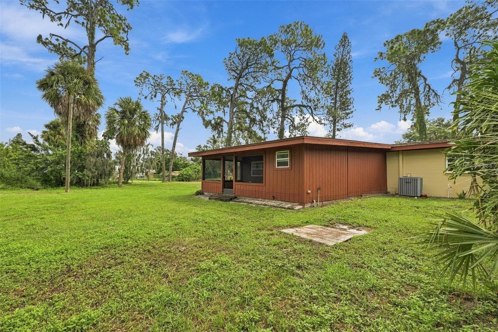 Single Family Residence at 407 7TH ST SW, RUSKIN, photo 33 of 45
