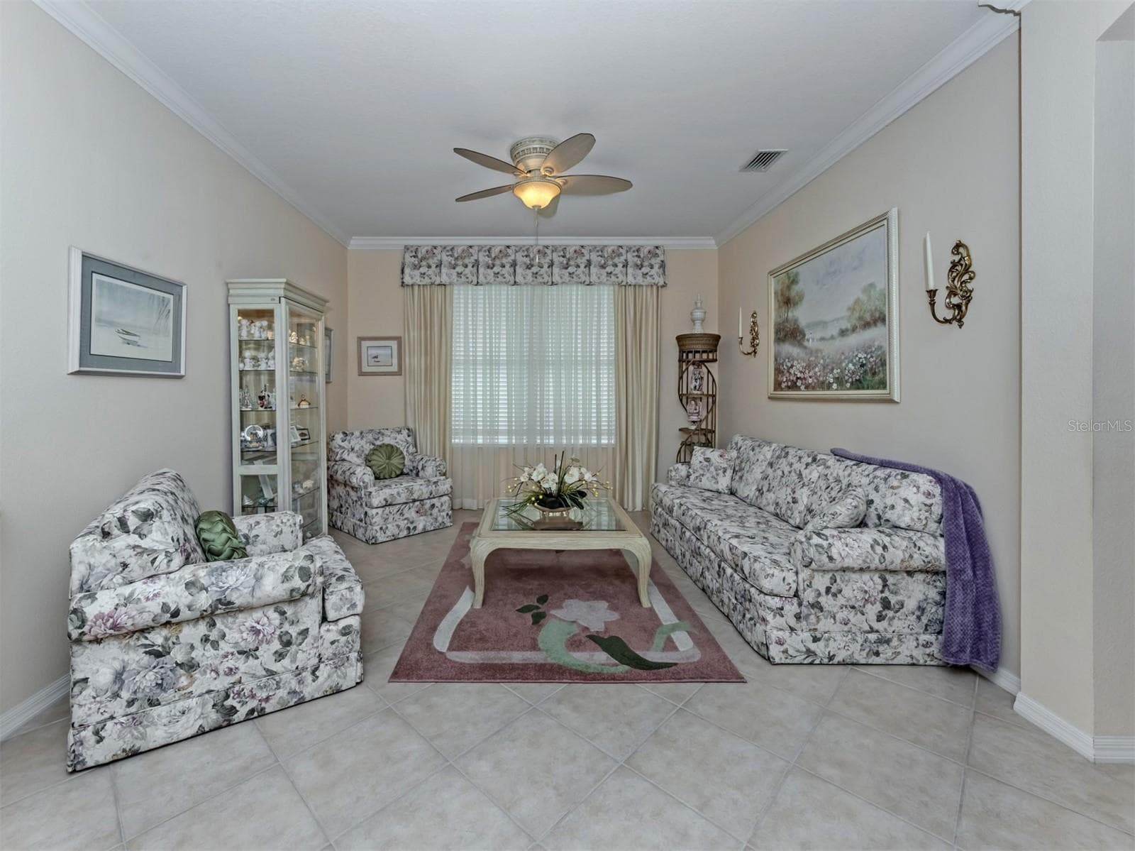 Formal Living Room with Crown Molding - 20684 CAPELLO DR, VENICE