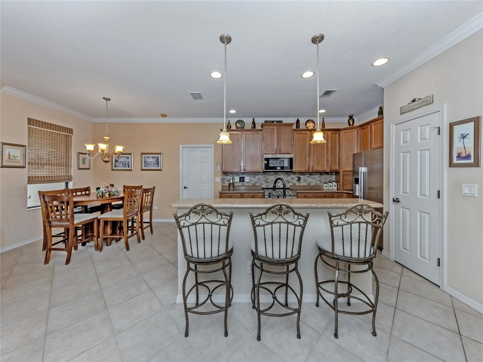 Breakfast Bar & Nook, plenty of seating - 20684 CAPELLO DR, VENICE