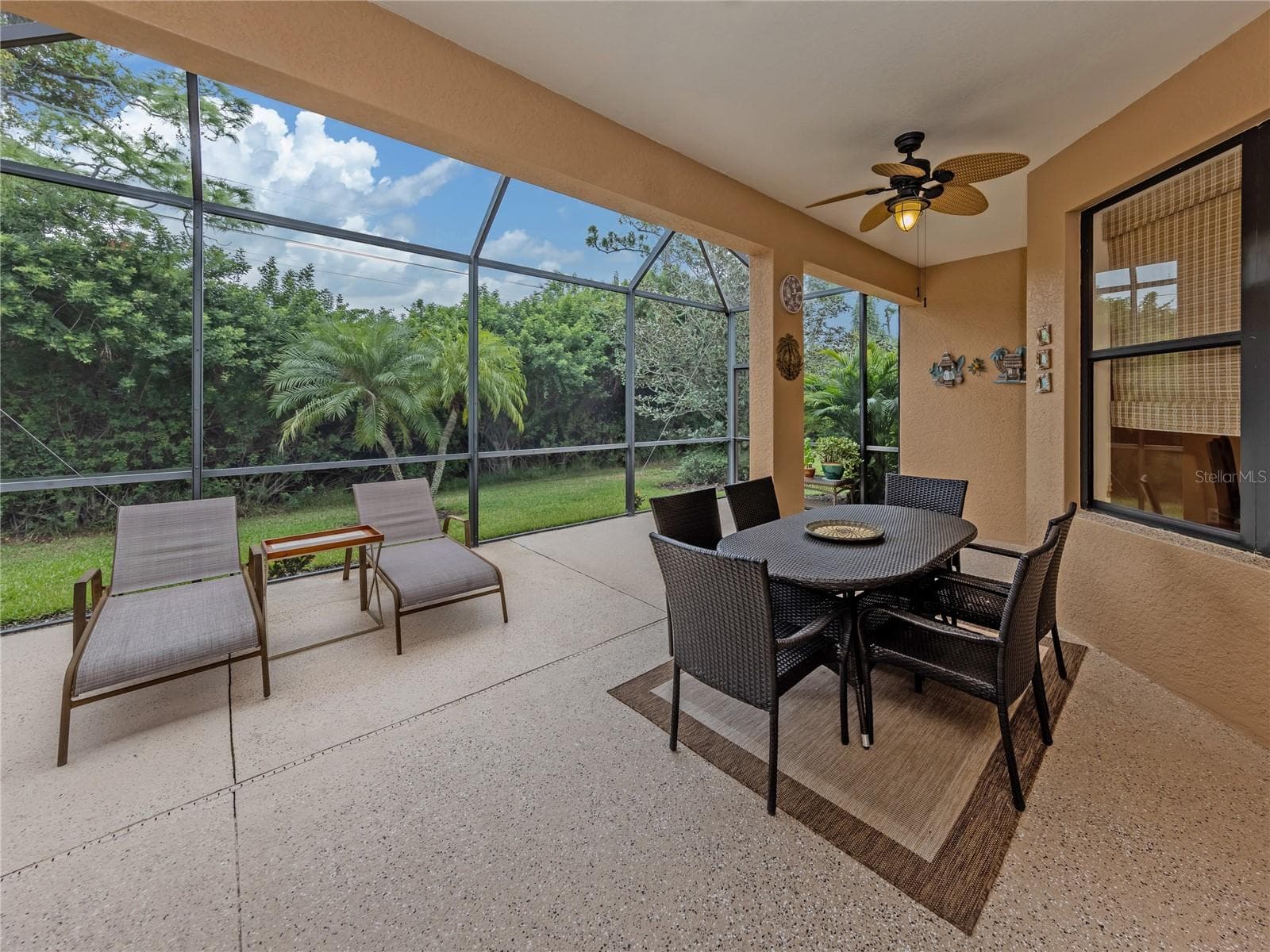Pebble Trek looring - 20684 CAPELLO DR, VENICE