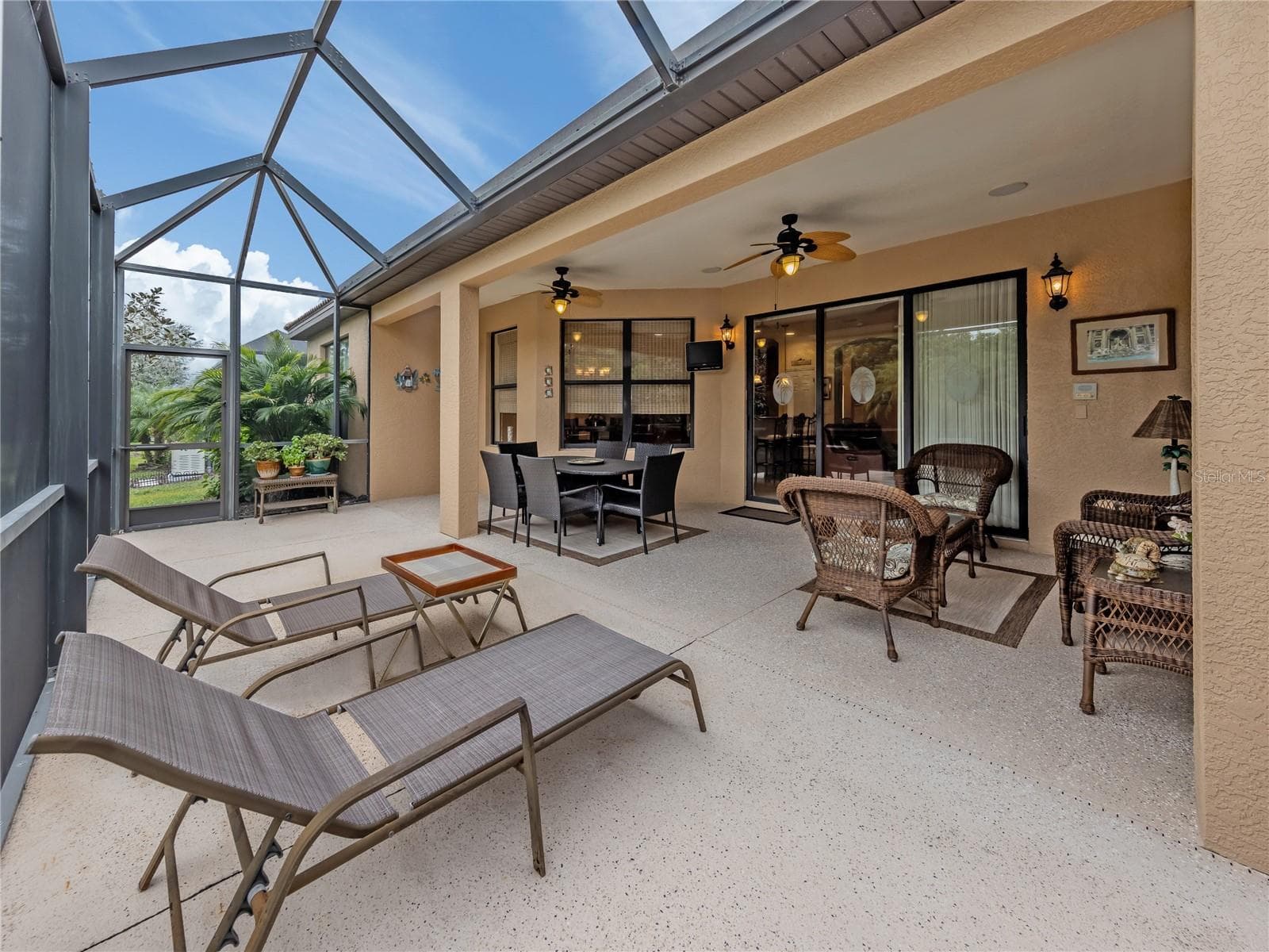 Great size for outdoor Entertaining - 20684 CAPELLO DR, VENICE
